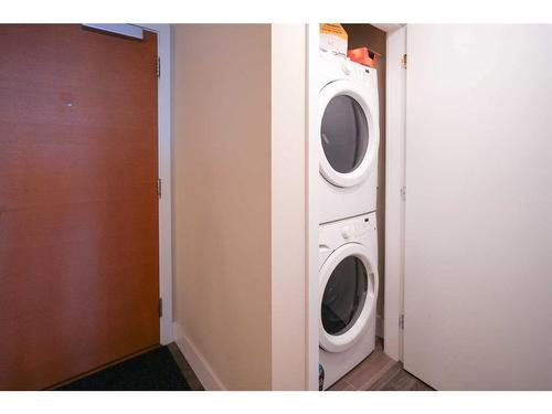 702-510 6 Avenue Se, Calgary, AB - Indoor Photo Showing Laundry Room