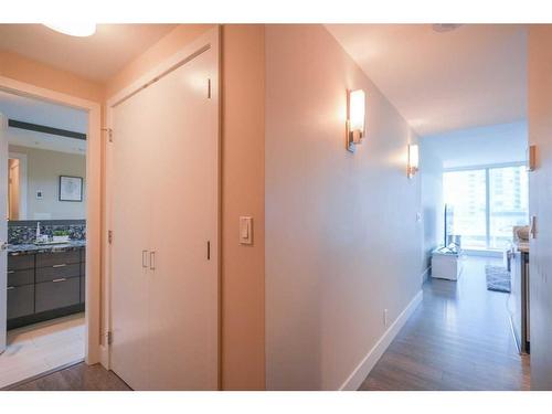 702-510 6 Avenue Se, Calgary, AB - Indoor Photo Showing Other Room