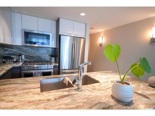 702-510 6 Avenue Se, Calgary, AB - Indoor Photo Showing Kitchen With Stainless Steel Kitchen With Double Sink