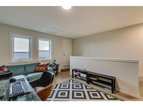 20581 Seton Way Se, Calgary, AB - Indoor Photo Showing Other Room