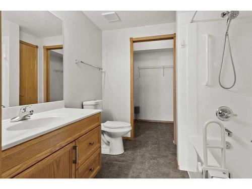 221-223 Tuscany Springs Boulevard Nw, Calgary, AB - Indoor Photo Showing Bathroom