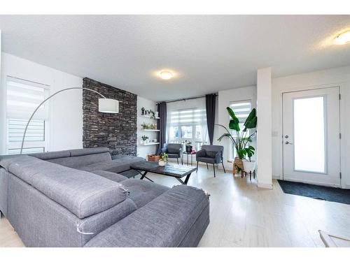 34 Walden Crescent Se, Calgary, AB - Indoor Photo Showing Living Room