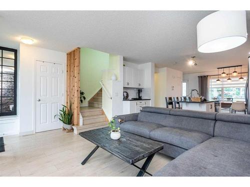 34 Walden Crescent Se, Calgary, AB - Indoor Photo Showing Living Room