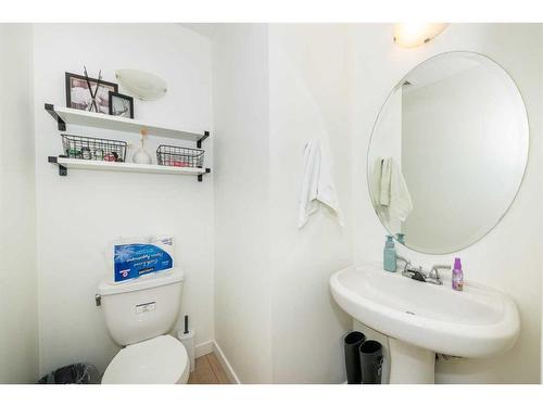 34 Walden Crescent Se, Calgary, AB - Indoor Photo Showing Bathroom