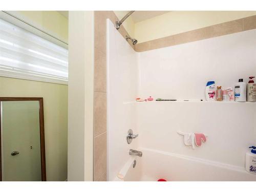 34 Walden Crescent Se, Calgary, AB - Indoor Photo Showing Bathroom