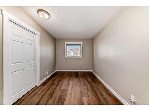 71 Templemont Road, Calgary, AB - Indoor Photo Showing Other Room