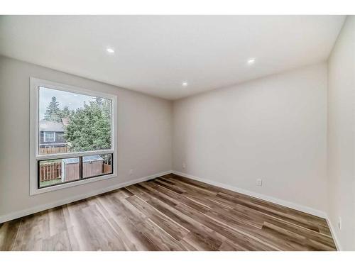 402 Templeview Drive Ne, Calgary, AB - Indoor Photo Showing Other Room