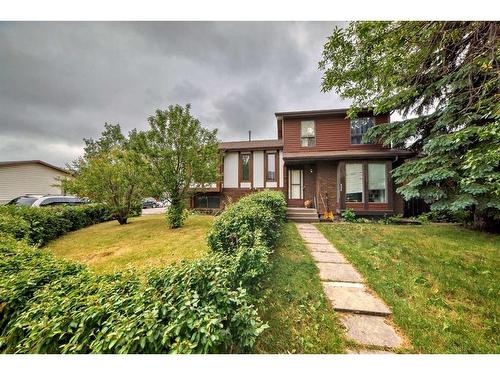 402 Templeview Drive Ne, Calgary, AB - Outdoor