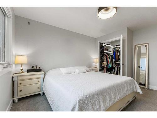 272 West Chestermere Drive, Chestermere, AB - Indoor Photo Showing Bedroom