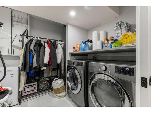 272 West Chestermere Drive, Chestermere, AB - Indoor Photo Showing Laundry Room