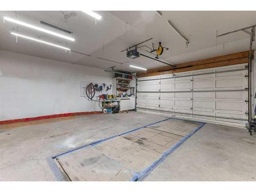 272 West Chestermere Drive, Chestermere, AB - Indoor Photo Showing Garage