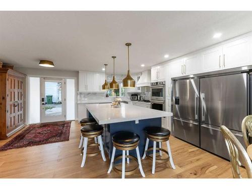 272 West Chestermere Drive, Chestermere, AB - Indoor Photo Showing Kitchen With Upgraded Kitchen