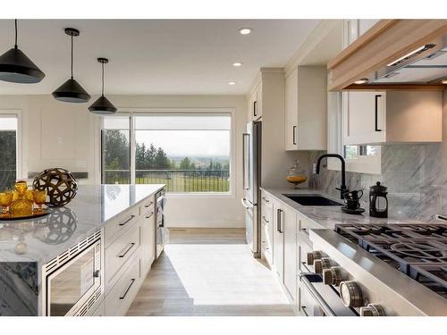 150 Elbow River Road, Rural Rocky View County, AB - Indoor Photo Showing Kitchen With Upgraded Kitchen