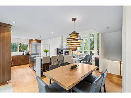 4-136 Silvertip Ridge, Canmore, AB - Indoor Photo Showing Dining Room