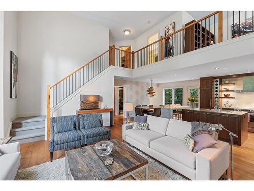 4-136 Silvertip Ridge, Canmore, AB - Indoor Photo Showing Living Room