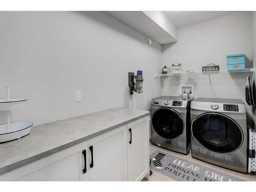 138 Bayview Circle Sw, Airdrie, AB - Indoor Photo Showing Laundry Room