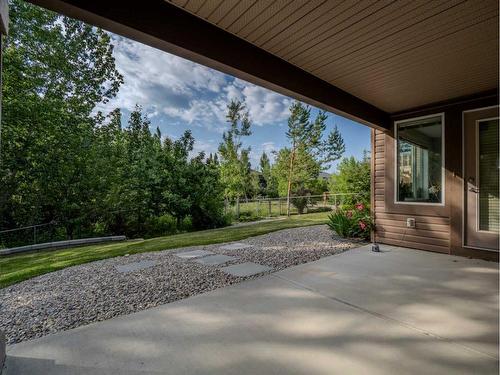 77 Royal Highland Road Nw, Calgary, AB - Outdoor