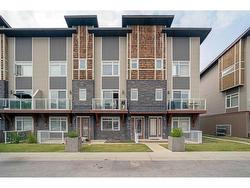 31 Skyview Point Link NE Calgary, AB T3N 0L7