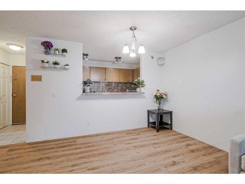 109-1712 38 Street Se, Calgary, AB - Indoor