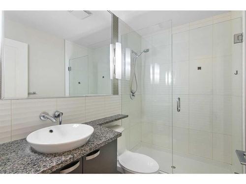 2207-99 Spruce Place Sw, Calgary, AB - Indoor Photo Showing Bathroom