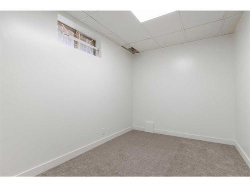 70 Dobler Avenue, Red Deer, AB - Indoor Photo Showing Other Room