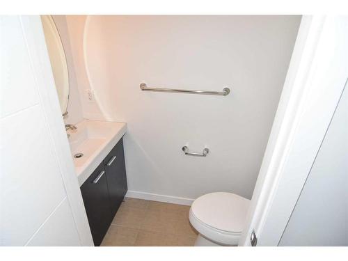 45-248 Kinniburgh Boulevard, Chestermere, AB - Indoor Photo Showing Bathroom