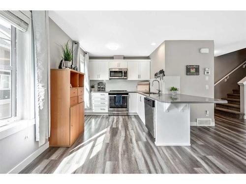 1003 Cranbrook Walk Se, Calgary, AB - Indoor Photo Showing Bathroom