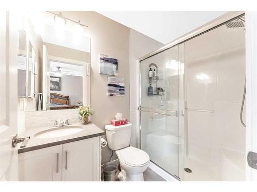 1003 Cranbrook Walk Se, Calgary, AB - Indoor Photo Showing Bathroom