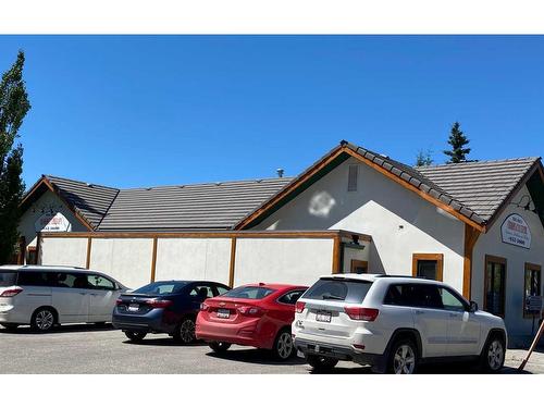 512 1 Street West, Cochrane, AB 