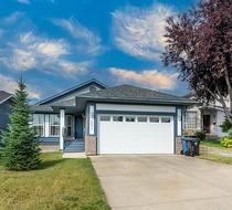 251 Douglas Woods Drive SE Calgary, AB T2Z 2E8