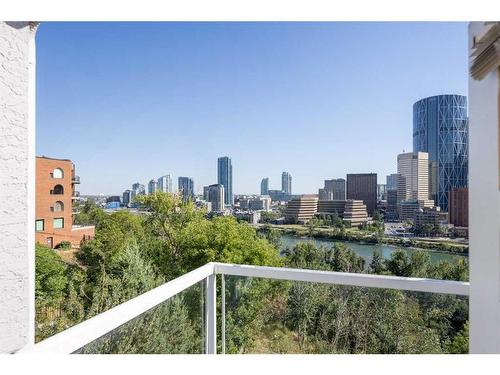 211 2 Avenue Ne, Calgary, AB - Outdoor With View