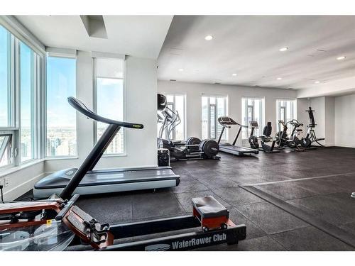 1008-901 10 Avenue Sw, Calgary, AB - Indoor Photo Showing Gym Room