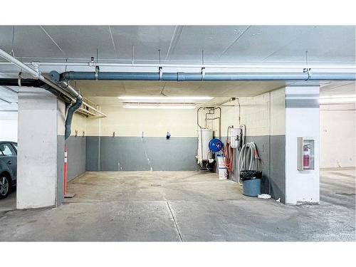 2603-920 5 Avenue Sw, Calgary, AB - Indoor Photo Showing Garage