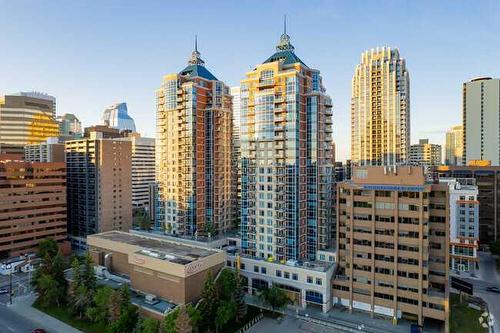 2603-920 5 Avenue Sw, Calgary, AB - Outdoor With Facade