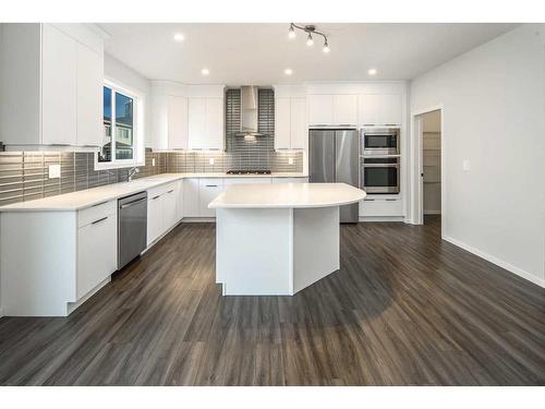 342 Yorkville Road Sw, Calgary, AB - Indoor Photo Showing Kitchen With Stainless Steel Kitchen With Upgraded Kitchen