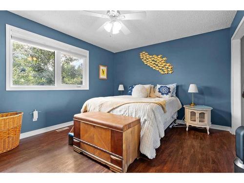 1309 Mcalpine Street, Carstairs, AB - Indoor Photo Showing Bedroom