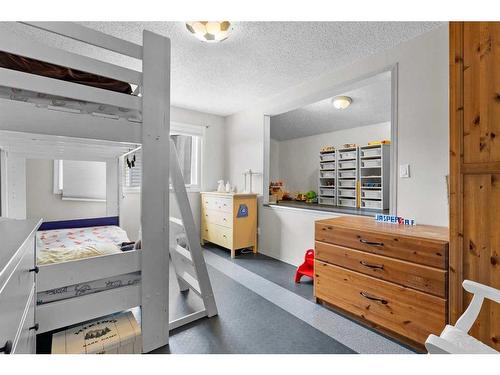 1309 Mcalpine Street, Carstairs, AB - Indoor Photo Showing Other Room