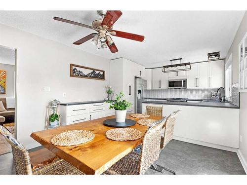 1309 Mcalpine Street, Carstairs, AB - Indoor Photo Showing Dining Room