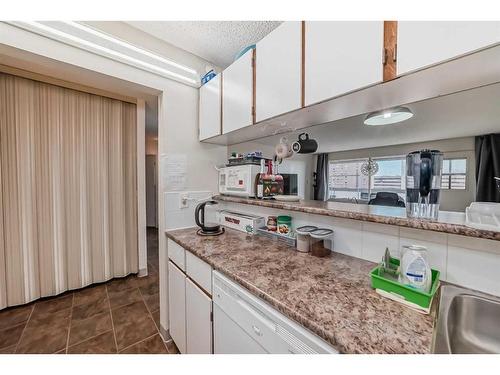 1004-221 6 Avenue Se, Calgary, AB - Indoor Photo Showing Kitchen