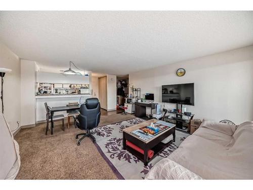 1004-221 6 Avenue Se, Calgary, AB - Indoor Photo Showing Living Room