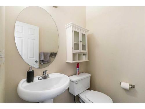 23 Rockyspring Rise Nw, Calgary, AB - Indoor Photo Showing Bathroom