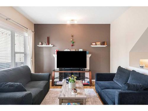 23 Rockyspring Rise Nw, Calgary, AB - Indoor Photo Showing Living Room