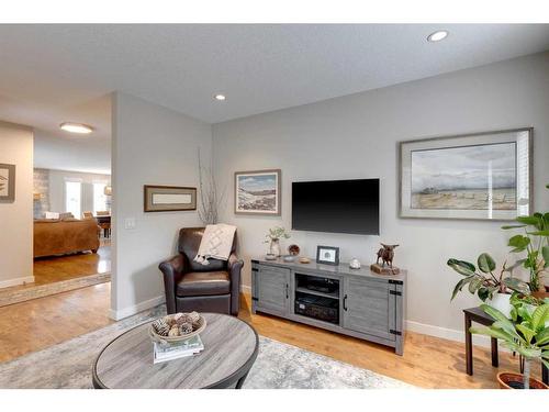 7356 Silver Mead Road Nw, Calgary, AB - Indoor Photo Showing Living Room