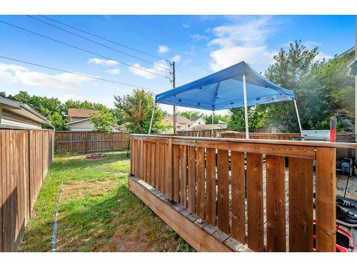 19 Appletree Close Se, Calgary, AB - Outdoor