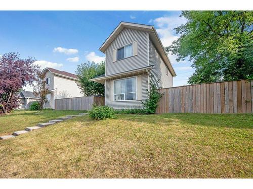 19 Appletree Close Se, Calgary, AB - Outdoor