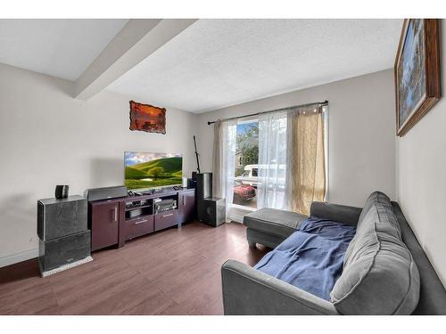 19 Appletree Close Se, Calgary, AB - Indoor Photo Showing Living Room