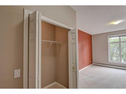 334-5201 Dalhousie Drive Nw, Calgary, AB - Indoor Photo Showing Other Room