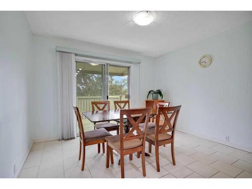 450 78 Avenue Ne, Calgary, AB - Indoor Photo Showing Dining Room