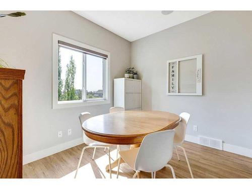 152 Drake Landing Terrace, Okotoks, AB - Indoor Photo Showing Dining Room