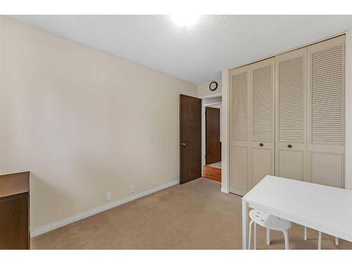 10232 Brookpark Boulevard Sw, Calgary, AB - Indoor Photo Showing Other Room